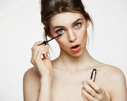 Czy malować rzęsy przed nałożeniem sztucznych? Oto, co musisz wiedzieć