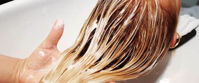 Co daje odżywka proteinowa do włosów i jak uniknąć przeproteinowania