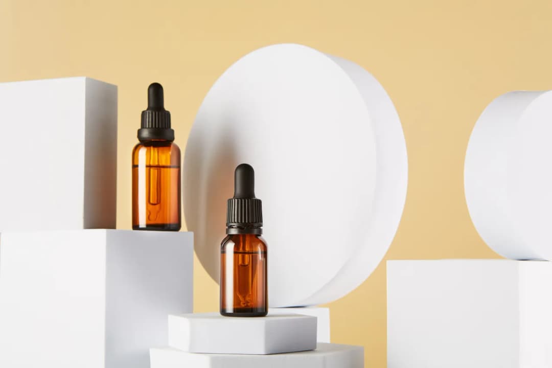 Czy serum do twarzy się zmywa? Oto, co musisz wiedzieć